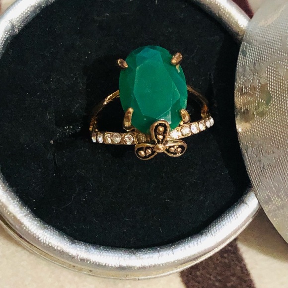 Ring - Picture 2 of 6